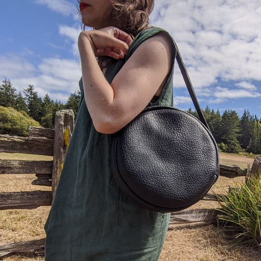 Moon 02 Underarm Bag